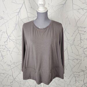 Bitte Kai Rand Beige Taupe Round Neck Tee w/ Zippered Pockets